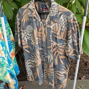 Vintage men’s Hawaiian shirt